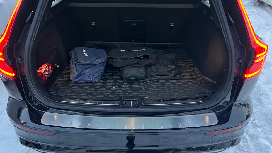 VOLVO V60 V60 T6 AWD Plug-In Hybrid Plus Dark aut