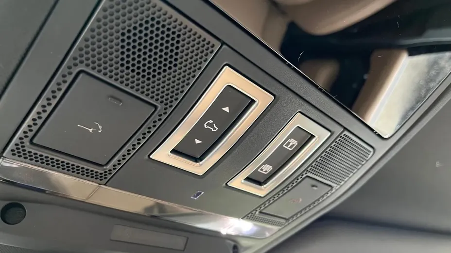 LAND ROVER Defender Defender 110 3.0 D250 mHEV X-Dynamic HSE