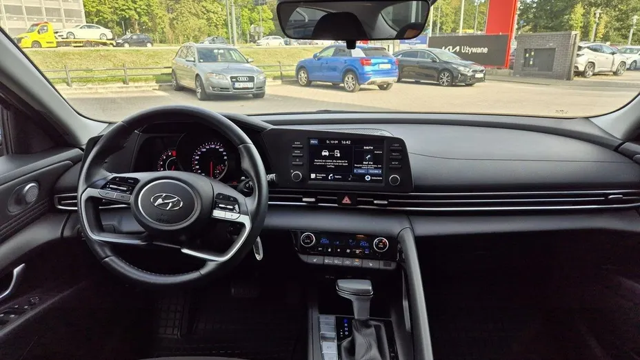 HYUNDAI Elantra Elantra 1.6 Smart CVT