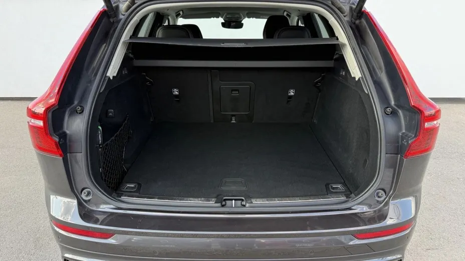 VOLVO XC60 XC60 B4 D AWD Plus Dark aut