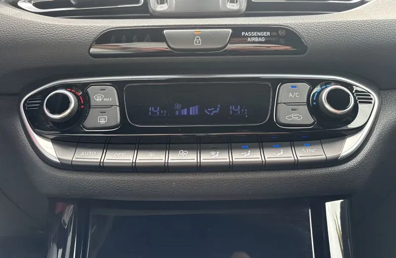 HYUNDAI i30 i30 1.5 T-GDI 48V Smart DCT