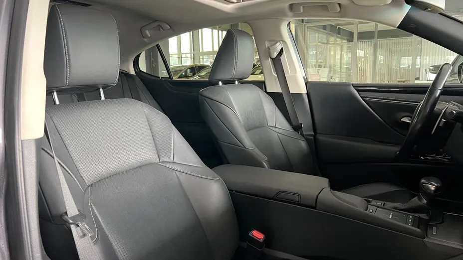 LEXUS ES ES 300h Business Edition +