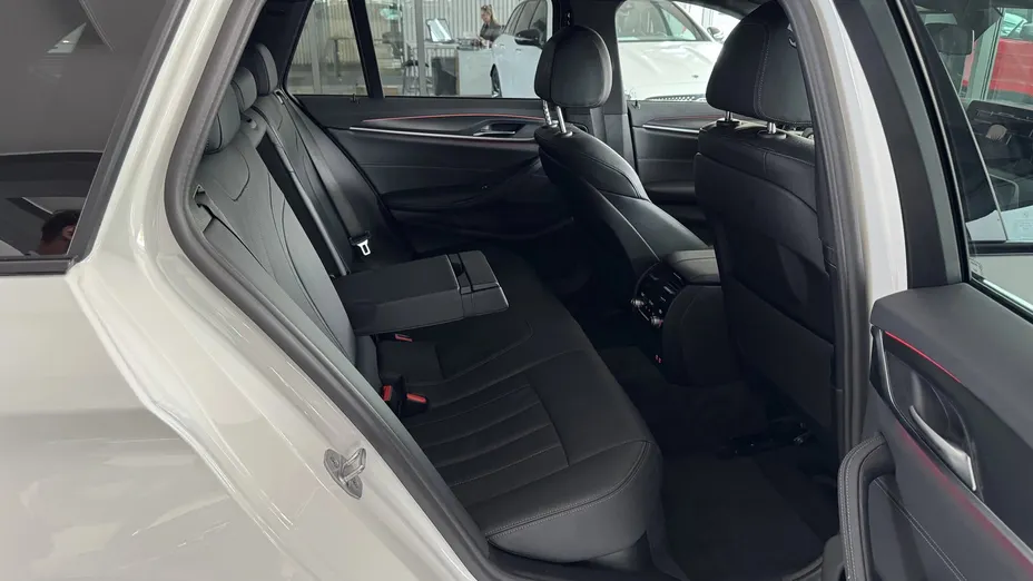 BMW Seria 5 520d xDrive mHEV M Sport sport-aut