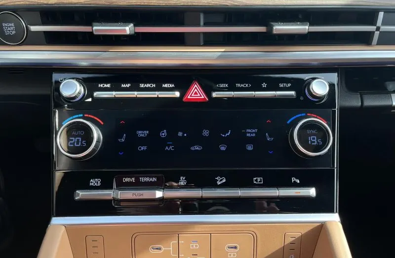 HYUNDAI Santa Fe Santa Fe 1.6 T-GDI PHEV Platinum 4WD aut 7os.