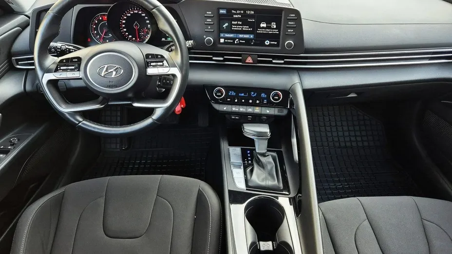 HYUNDAI Elantra Elantra 1.6 Smart CVT