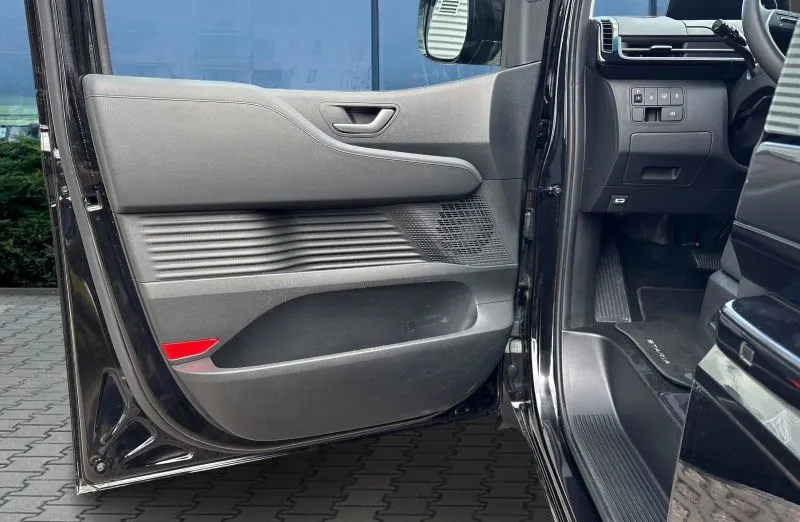 HYUNDAI Staria Staria 1.6 T-GDI HEV Smart VIP aut