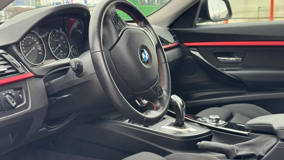 BMW Seria 3 Gran Turismo 320i xDrive Sport Line