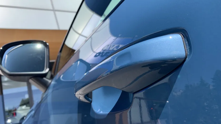 VOLVO XC40 XC40 73kWh P6 Recharge Plus aut