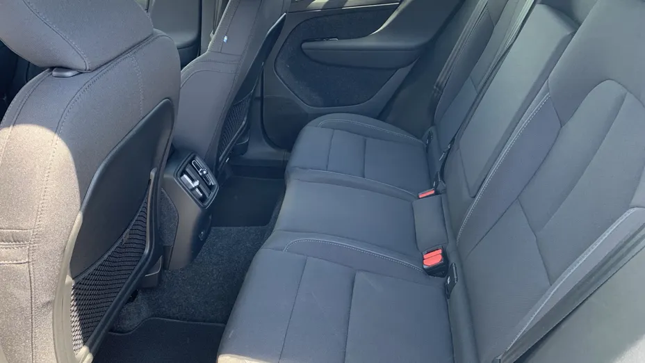 VOLVO XC40 XC40 73kWh P6 Recharge Plus aut