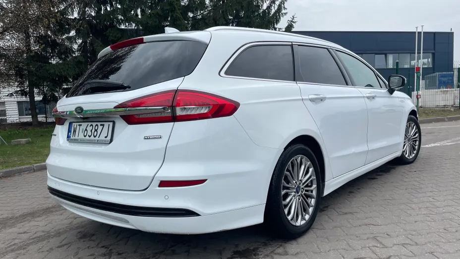 FORD Mondeo Mondeo 2.0 Hybrid Titanium