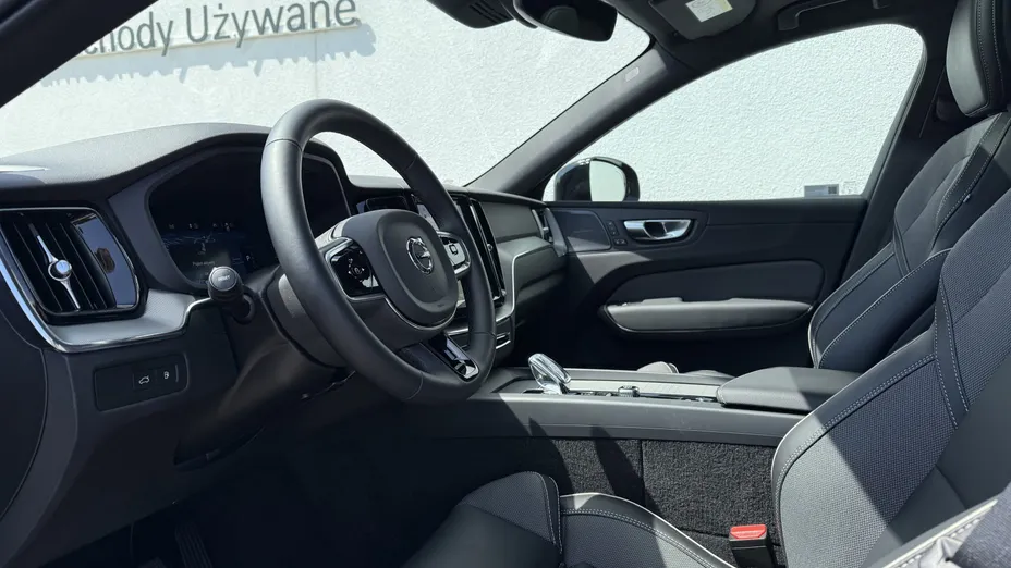 VOLVO XC60 XC60 T6 Plug-In Hybrid AWD Plus Dark aut