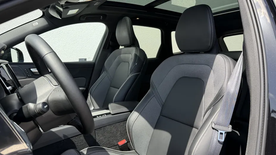 VOLVO XC60 XC60 T6 Plug-In Hybrid AWD Plus Dark aut
