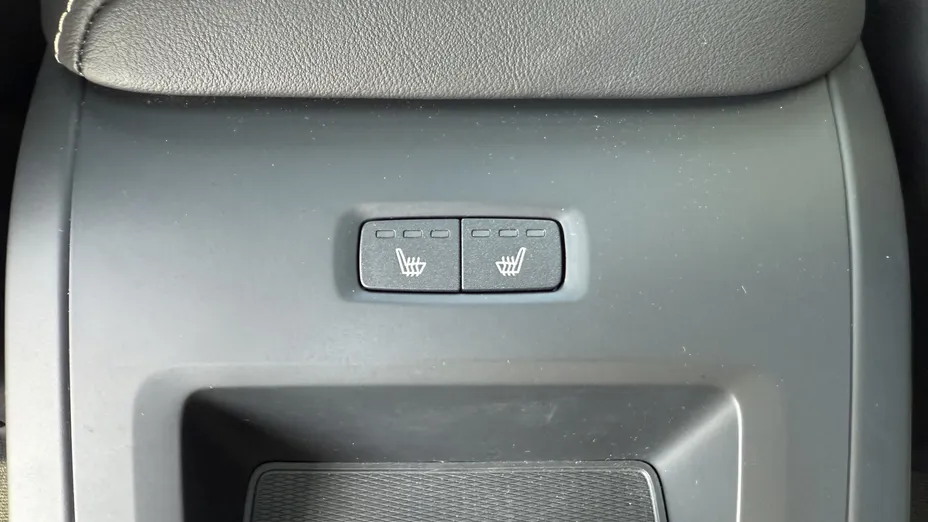 VOLVO XC60 XC60 T6 Plug-In Hybrid AWD Plus Dark aut