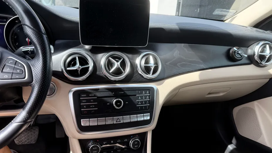 MERCEDES-BENZ GLA GLA 220 4-Matic