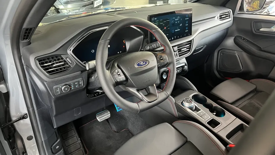 FORD Kuga Kuga 2.5 FHEV FWD ST-Line X eCVT Nowy