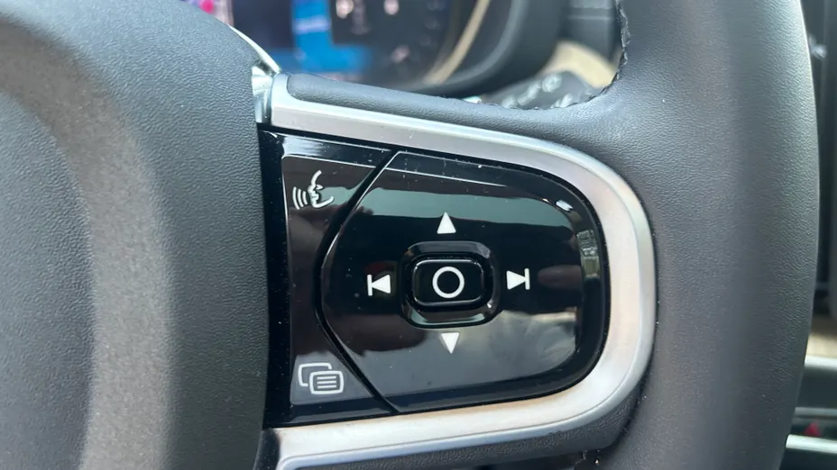 VOLVO XC60 XC60 B5 B AWD Ultra Dark aut