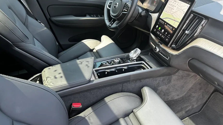 VOLVO XC60 XC60 B5 B AWD Ultra Dark aut