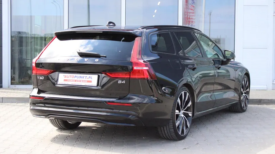 VOLVO V60 R DESIGN V60 B4 D Plus Dark aut