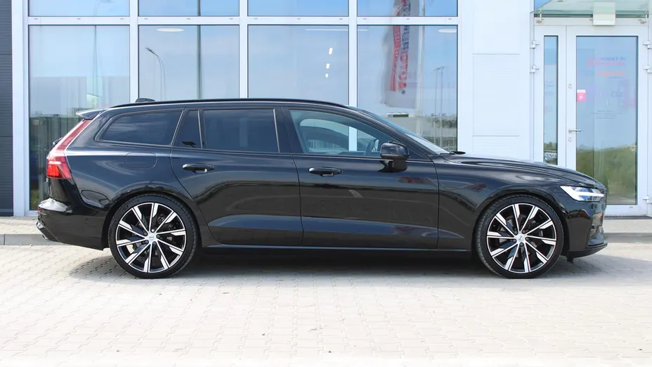 VOLVO V60 R DESIGN V60 B4 D Plus Dark aut