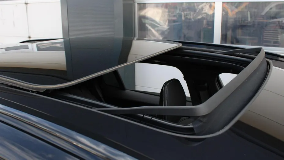 VOLVO V60 R DESIGN V60 B4 D Plus Dark aut