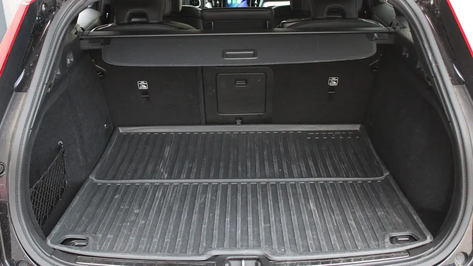 VOLVO V60 R DESIGN V60 B4 D Plus Dark aut