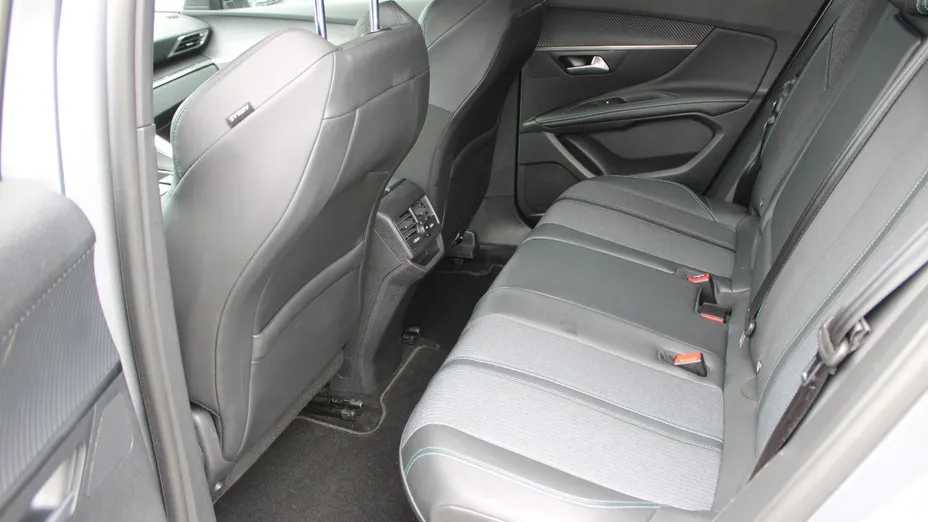 PEUGEOT 3008 3008 1.5 BlueHDi Allure S&S EAT8