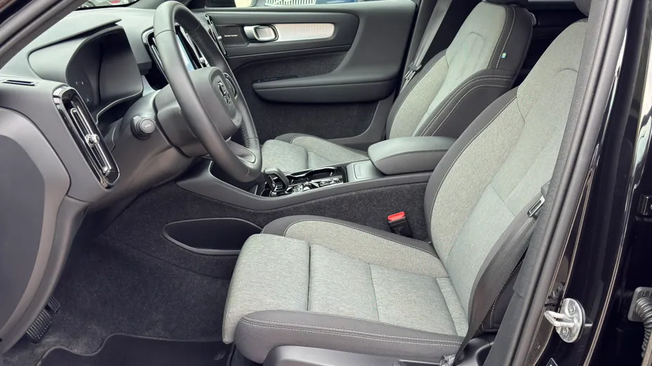 VOLVO XC40 XC40 B3 Plus Dark aut