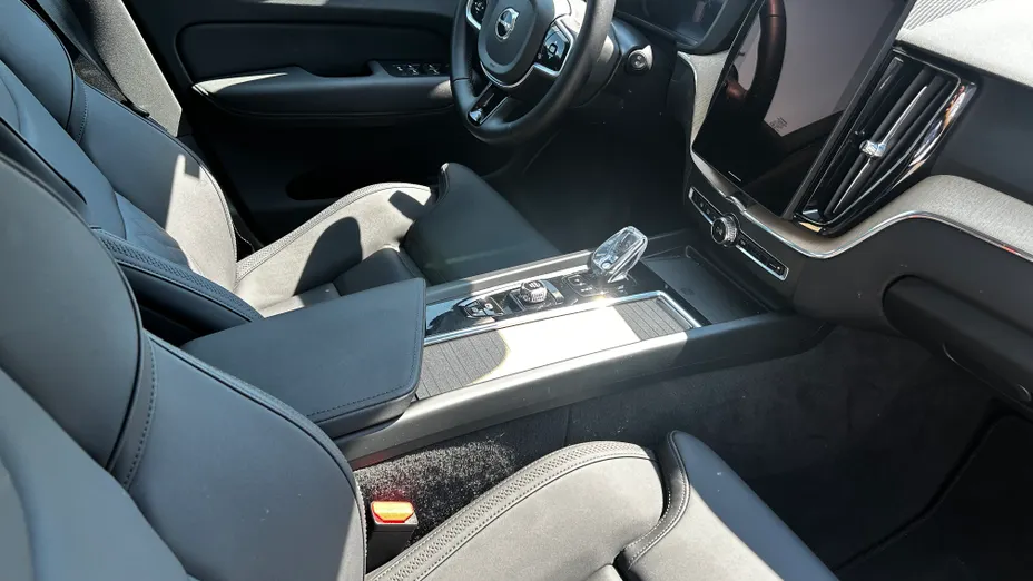 VOLVO XC60 XC60 B5 B AWD Plus Dark aut