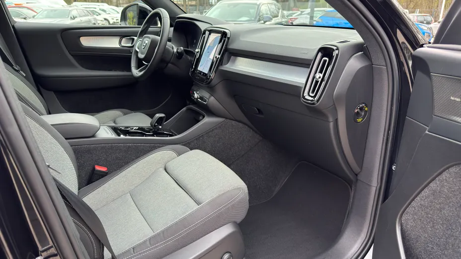 VOLVO XC40 XC40 B3 Plus Dark aut