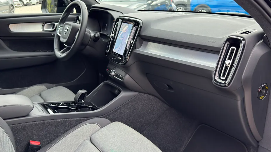 VOLVO XC40 XC40 B3 Plus Dark aut