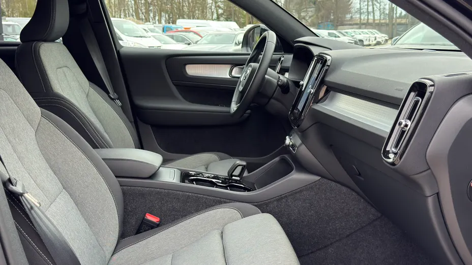 VOLVO XC40 XC40 B3 Plus Dark aut