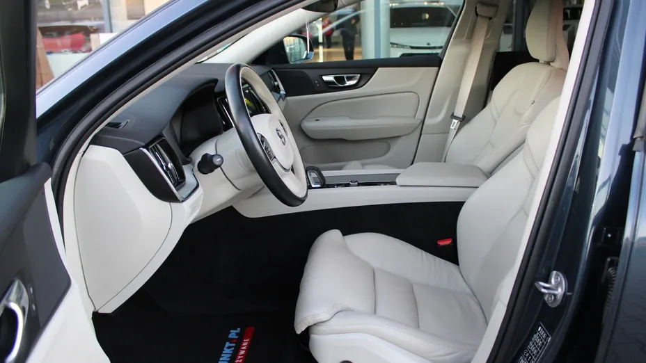 VOLVO V60 V60 CC B4 D AWD aut