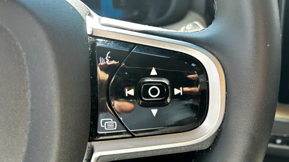 VOLVO XC60 XC60 B5 B AWD Plus Dark aut
