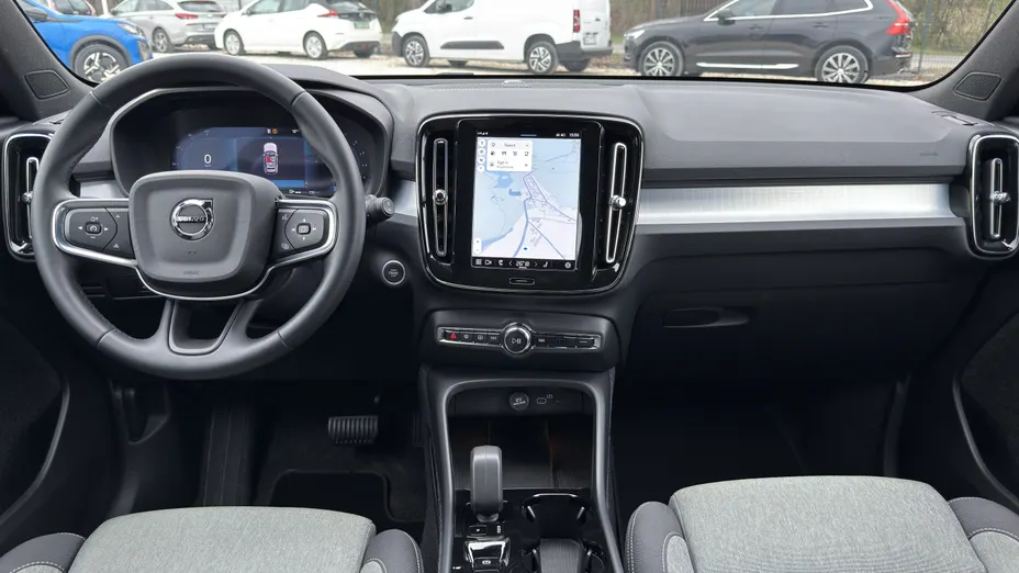 VOLVO XC40 XC40 B3 Plus Dark aut