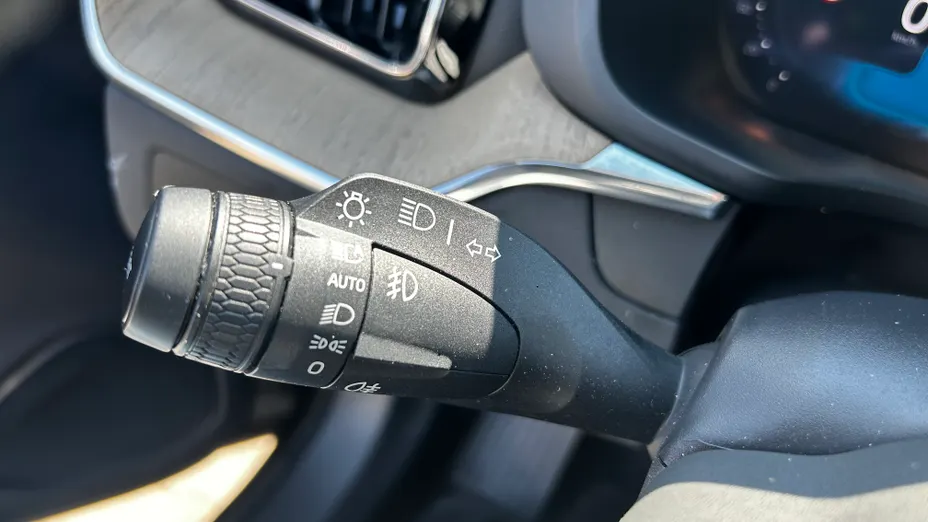 VOLVO XC60 XC60 B5 B AWD Plus Dark aut