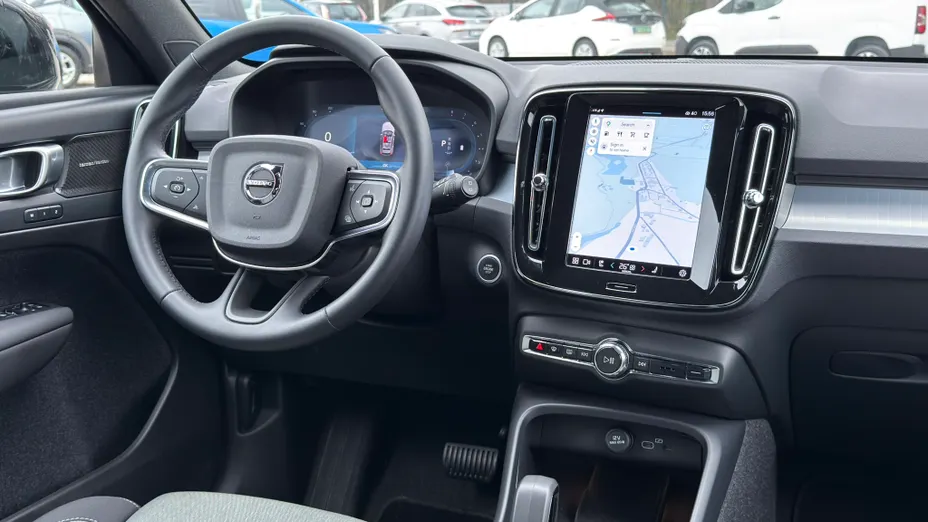 VOLVO XC40 XC40 B3 Plus Dark aut