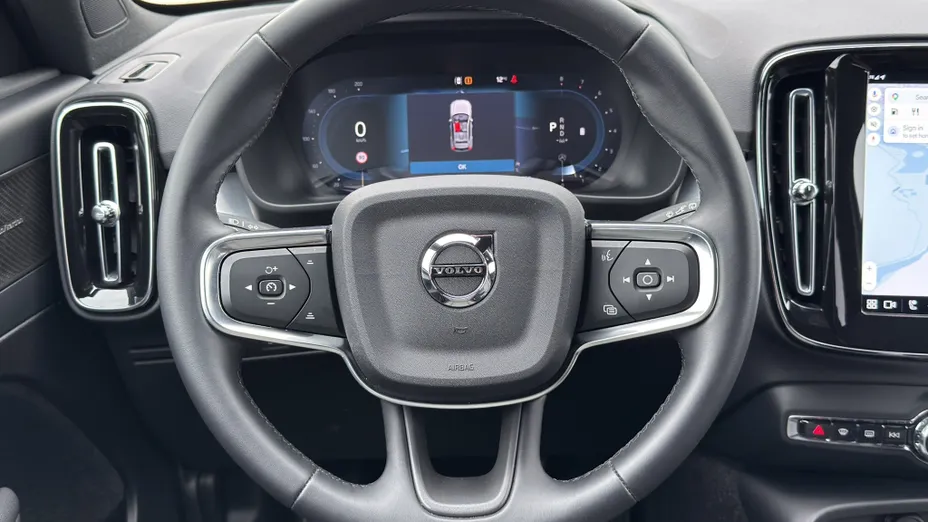 VOLVO XC40 XC40 B3 Plus Dark aut