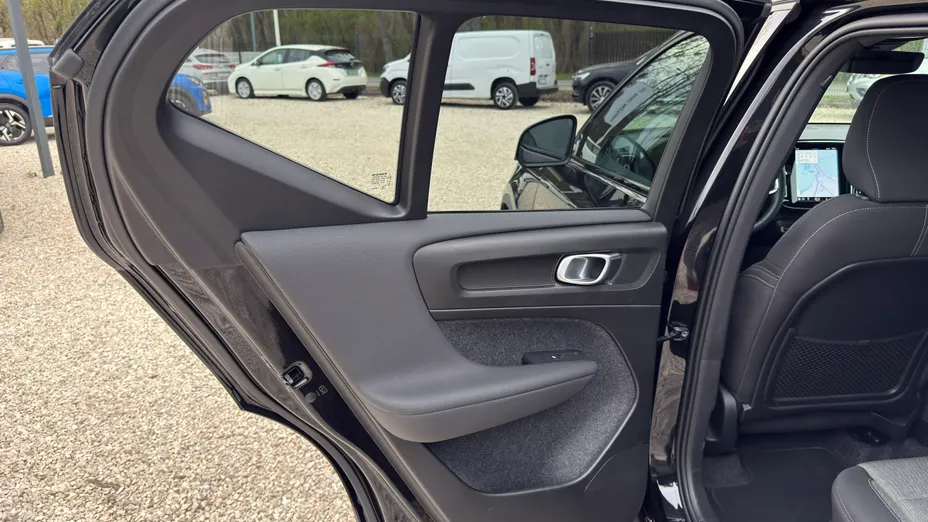 VOLVO XC40 XC40 B3 Plus Dark aut