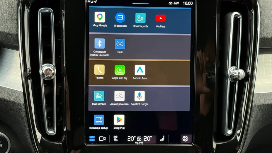 VOLVO XC40 XC40 B3 Plus Dark aut