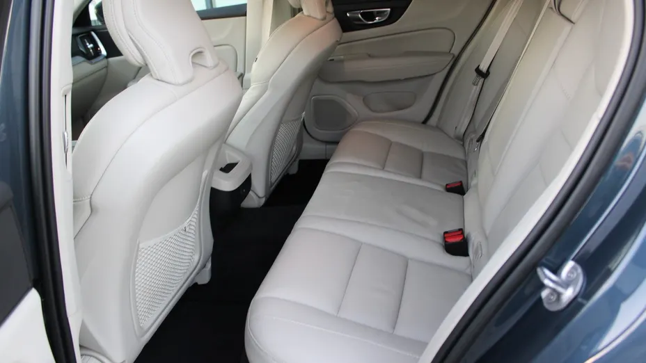 VOLVO V60 V60 CC B4 D AWD aut