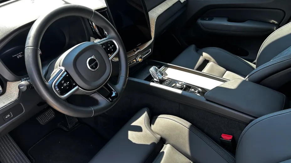 VOLVO XC60 XC60 B5 B AWD Plus Dark aut