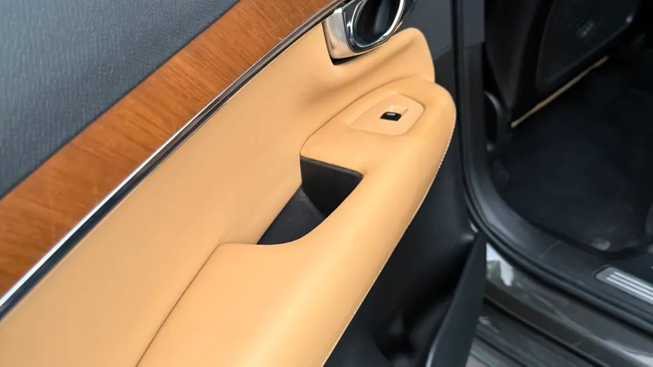 VOLVO XC90 -
