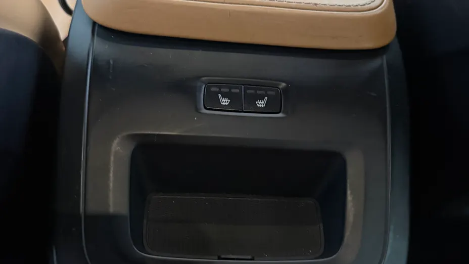 VOLVO XC90 -