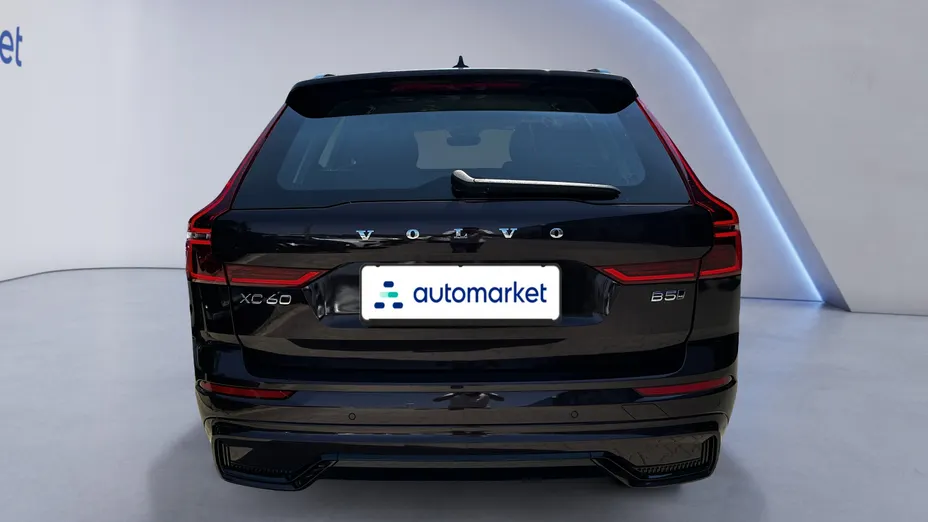VOLVO XC60 XC60 B5 B AWD Plus Dark aut