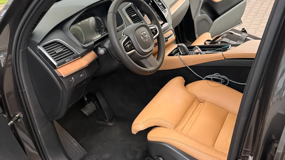VOLVO XC90 -