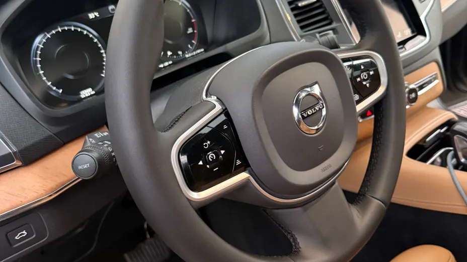 VOLVO XC90 -