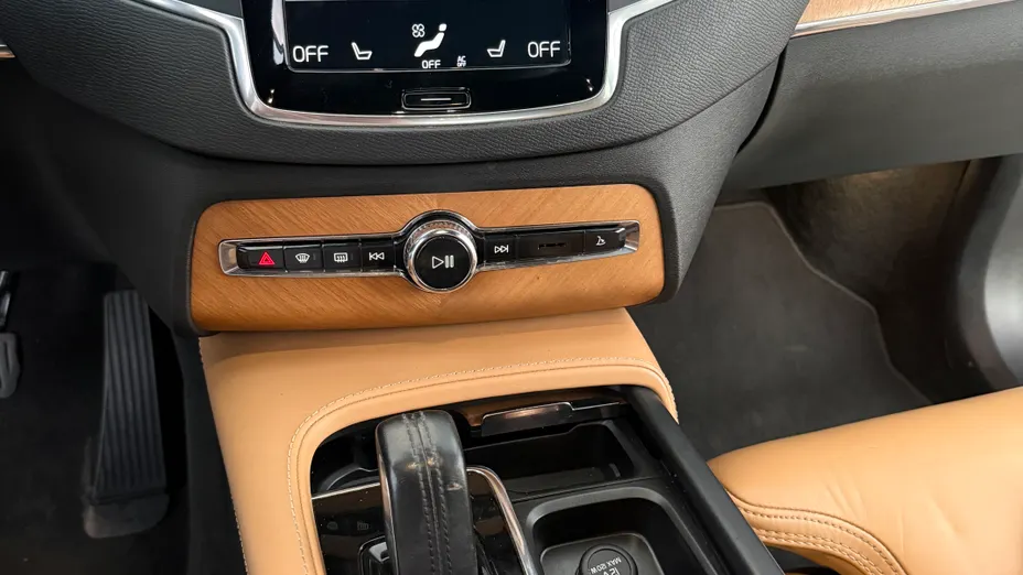 VOLVO XC90 -