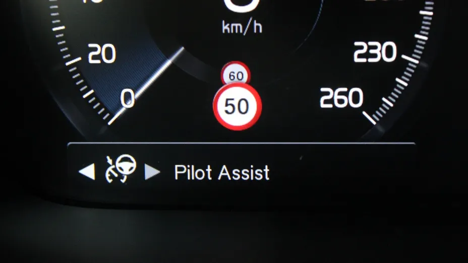 VOLVO V60 V60 CC B4 D AWD aut