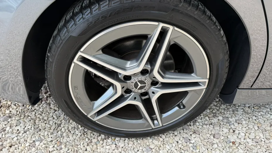MERCEDES-BENZ A Klasa A 200 AMG Line 7G-DCT