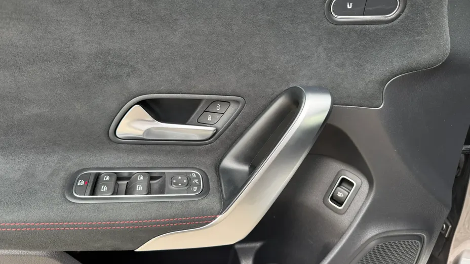 MERCEDES-BENZ A Klasa A 200 AMG Line 7G-DCT